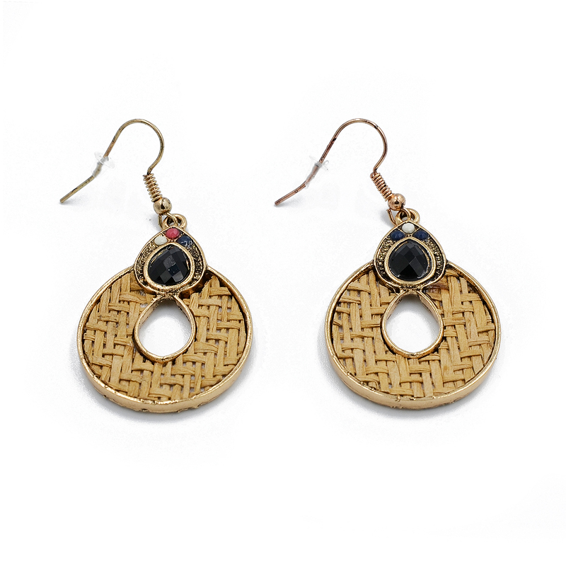 ΣΚΟΥΛΑΡΙΚΙΑ ΨΑΘΙΝΑ ΜΕ ΜΑΥΡΗ ΠΕΤΡΑ skoylarikia psathina me mayrh petra