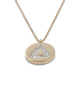 kolie me to gramma D me stras apo atsali kolie me to gramma D me stras apo atsali