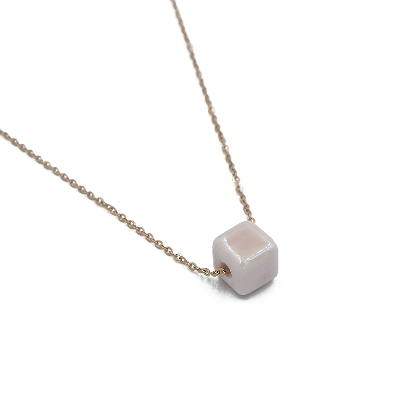 ΚΟΛΙΕ ΜΕ ΧΑΝΤΡΑ ΡΟΖ ΠΕΡΛΑ ΑΠΟ ΑΤΣΑΛΙ kolie me xantra roz perla apo atsali